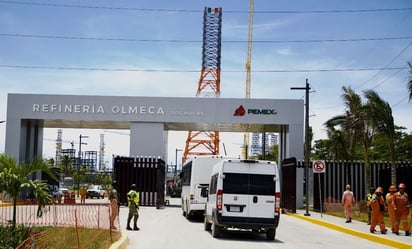 La mejor idea de Calderón fue no construir una refinería, afirma asesor de Xóchitl