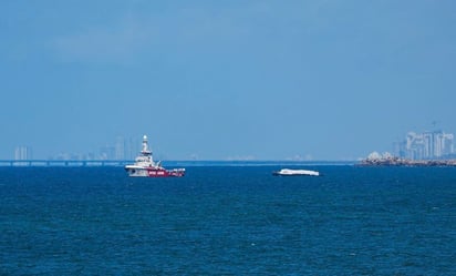 VIDEO: comienza descarga de ayuda humanitaria llevada por barco a Gaza, reporta ONG