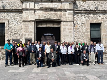 Lo cronistas presentan  conferencias en Monclova