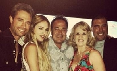 Eiza González, Sebastián Rulli y el elenco de 'Amores verdaderos' lloran la muere de Nicandro Díaz