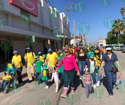 Niños Down marchan para recordar lo inteligente y perseverantes que son