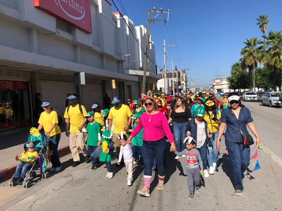 Niños Down marchan para recordar lo inteligente y perseverantes que son 