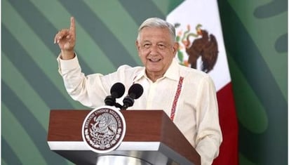 AMLO llama a trabajadores de Pemex a no dejarse engañar