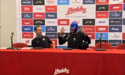 Giancarlo Stanton se viste de Blue Demon y asegura que no dudó en venir a la CDMX ante Diablos