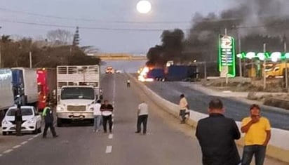 Cierran carretera en Chiapas tras enfrentamiento entre grupos criminales