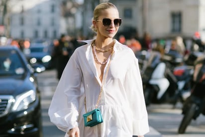 Vestido blanco básico: así puedes combinarlo en la mañana, tarde y noche en Semana Santa: Descubre cómo un sencillo vestido puede convertirse en el aliado perfecto para tus días de Semana Santa.