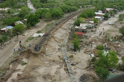 Abril mes de infortunio para fronterizos por tornado e inundaciones