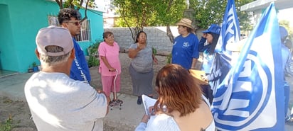 Patsy visita y escucha problemáticas de vecinos de la Carranza