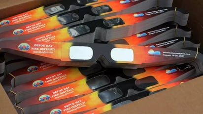 Gastan 2 MDP en lentes para el eclipse, luego suspenden clases