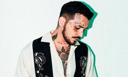 Christian Nodal sorprende con un rostro sin tatuajes y nuevo look: 'Johnny Depp, eres tú?'