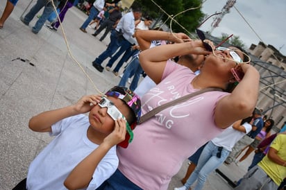 Ventas aumentaron en un 50% gracias a la demanda en la ciudad por el eclipse 