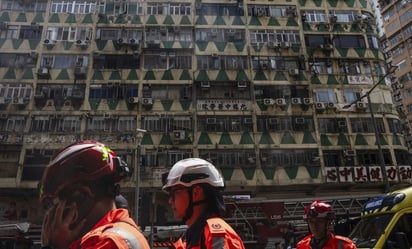 Incendio en edificio residencial de Hong Kong deja al menos 5 muertos y más de 40 heridos