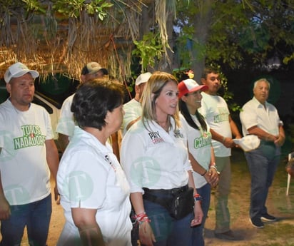 Paty Cardona recorre Nadadores para conseguir el triunfo 