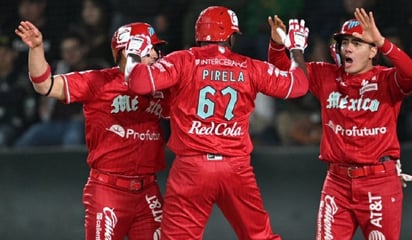 Los Diablos Rojos arruinaron el festejo de los Pericos de Puebla con una remontada