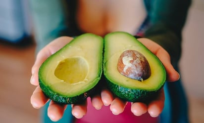 ¿Qué le pasa al cuerpo si comes un aguacate al día?