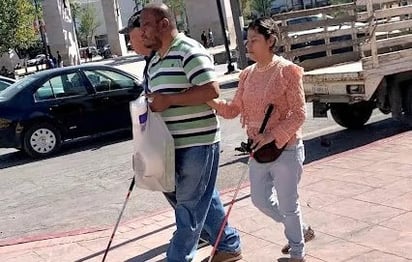 Personas con discapacidad esperan accesibilidad en el Centro Histórico