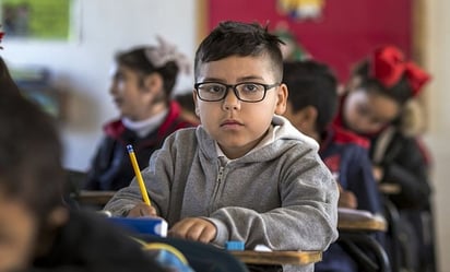 Va PAN porque Estado proporcione útiles, uniformes y zapatos a estudiantes de nivel básico