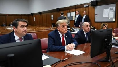 Donald Trump llega a la selección del jurado de su juicio penal en Nueva York