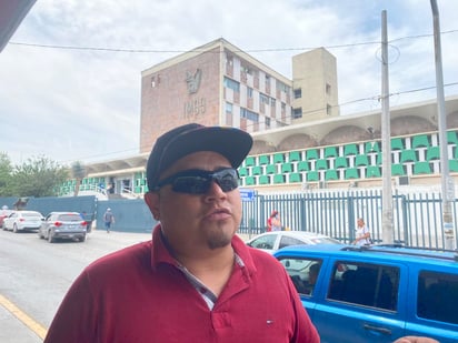 Paciente busca desesperadamente colocar aparato de aire en el IMSS