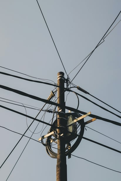 Vecinos del Mezquital sufren sin energía eléctrica durante días