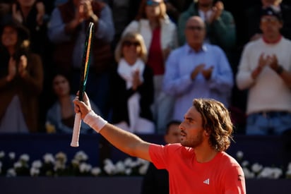 Jugará Tsitsipas su cuarta final en Barcelona tras otra remontada, esta vez ante Lajovic