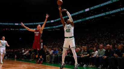 Al Horford discreto pero eficiente en primera victoria de Celtics en playoffs