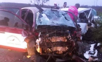 Mueren 3 migrantes en accidente carretero en Oaxaca