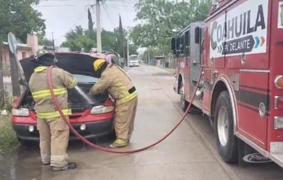 Se incendia un vehículo en Allende