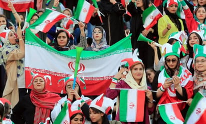 Irán prohíbe de nuevo la entrada de mujeres a estadio de fútbol