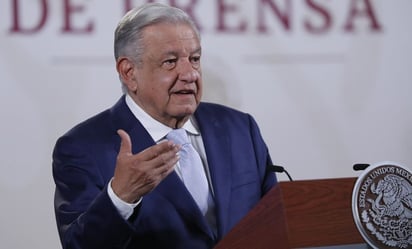 En plena veda, AMLO presume que pensión para adultos mayores salió de su 'cabecita y corazón'