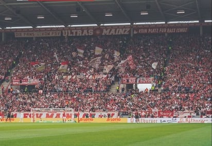 Bomba sin detonar de la Segunda Guerra Mundial es encontrada en el estadio del Mainz 05