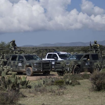 Abandonan los cuerpos de 4 personas en carretera de Encarnación Díaz 