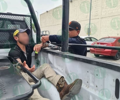 Arrestan a hombre por agresión en financiera de Monclova