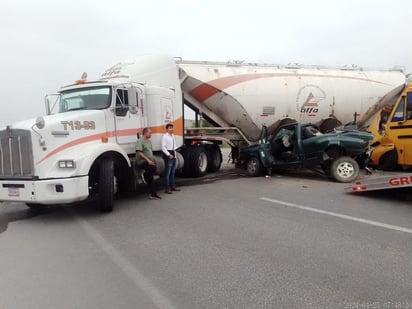 Aparatoso accidente carretero deja seis lesionados de Fujikura