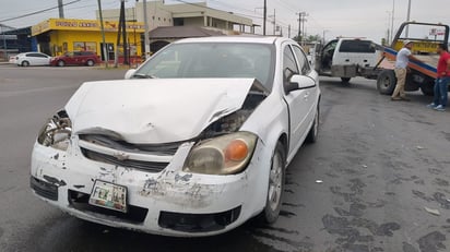 Un accidente vial deja daños materiales