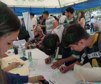 Más de 500 personas acudieron a la Jornada de Empleo con 250 vacantes