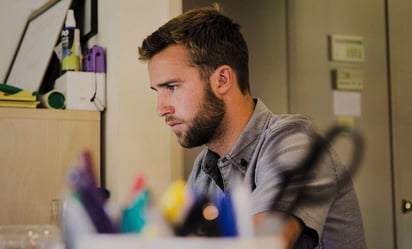 Así afecta en la salud el trabajo nocturno en mayores de 50 años