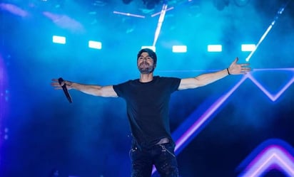 ¡Locura por Enrique Iglesias!, el cantante regresa a México y vive momento de euforia