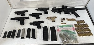 Confiscan arsenal en Del Rio con destino a México