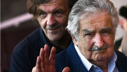 El expresidente uruguayo José Mujica informó que tiene un tumor en el esófago