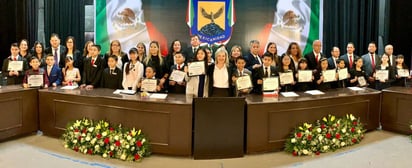 Cabildo infantil de Piedras Negras toma protesta