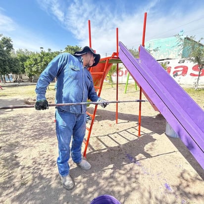 Se preparan para celebrar el Día del Niño con el mantenimiento de las plazas públicas en Torreón