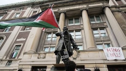 Expulsarán a estudiantes que participaron en toma de edificio de Universidad de Columbia