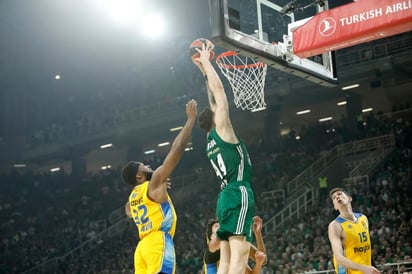 Maccabi, a un paso de la Semifinal de Berlín tras vencer 85-83 a Panathinaikos