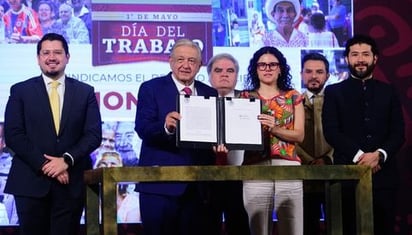 AMLO firma decreto para la creación del Fondo de Pensiones para el Bienestar