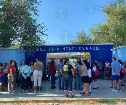 Alumnos de la primaria Monclova 400 también sin luz 