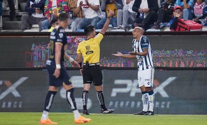 ¿Silbante perjudicó a Pachuca durante el duelo ante Pumas? La Comisión de Arbitraje lo aclara