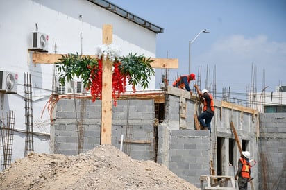 Festejan a los profesionales de la construcción en su día