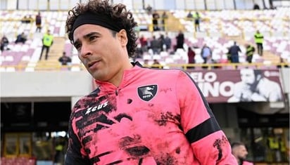 Guillermo Ochoa, el mexicano que más descensos registra en Europa