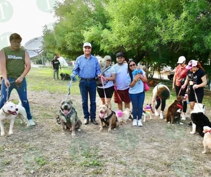 Mario Dávila se reúne con protectores de animales y recibe apoyo a su candidatura